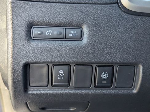 Used 2023 Nissan Murano SV AWD/4WD image 24