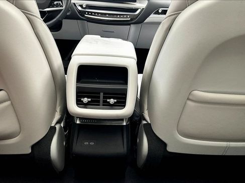 Certified 2025 Cadillac Lyriq Sport w/ LPO, Floor Liner Package AWD/4WD image 10