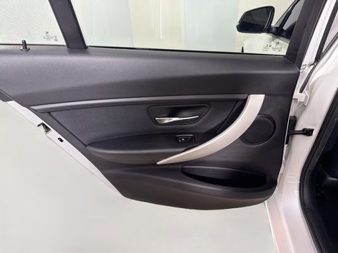 Used 2018 BMW 320i Sedan RWD image 26