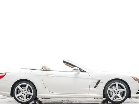 Used 2013 Mercedes-Benz SL 550 image 2