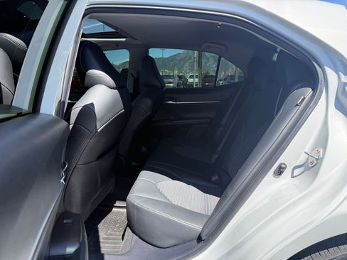 Used 2022 Toyota Camry SE w/ Cold Weather Package FWD image 25