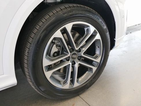 New 2025 Audi Q5 Premium image 8