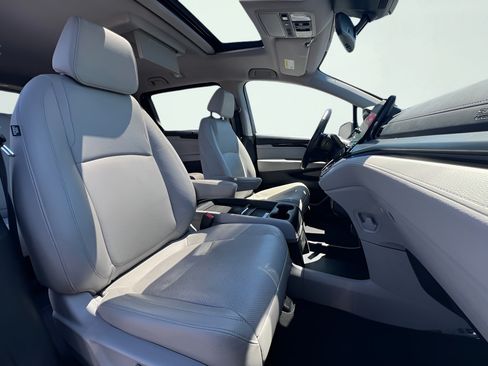 Used 2018 Honda Odyssey Elite image 31