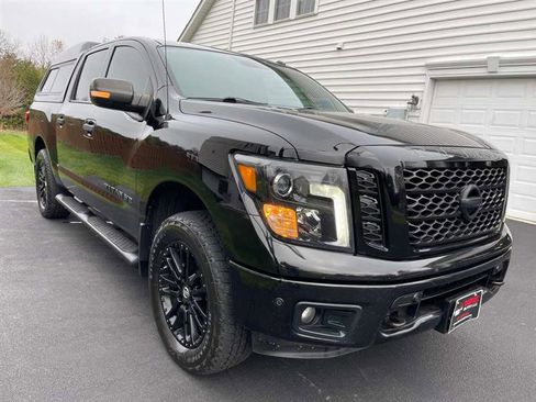 Used 2018 Nissan Titan SV w/ SV Convenience Package image 49