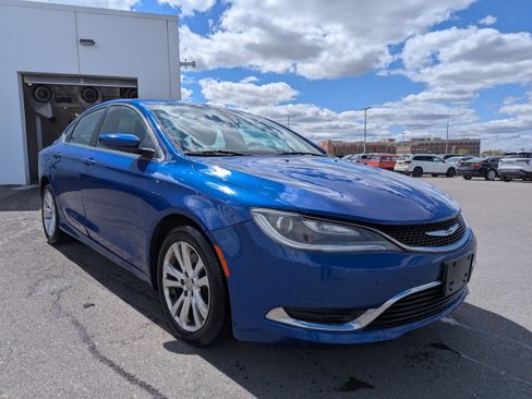 Used 2016 Chrysler 200 Limited image 3