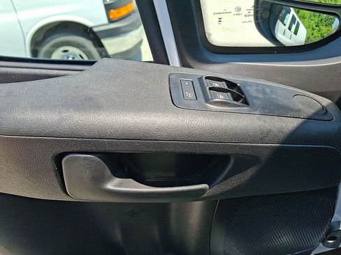 Used 2025 RAM ProMaster 2500 w/ U-Haul Equipment Group FWD image 10