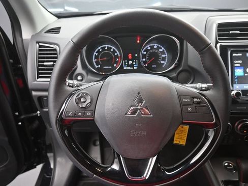 Used 2025 Mitsubishi Outlander Sport AWD image 6