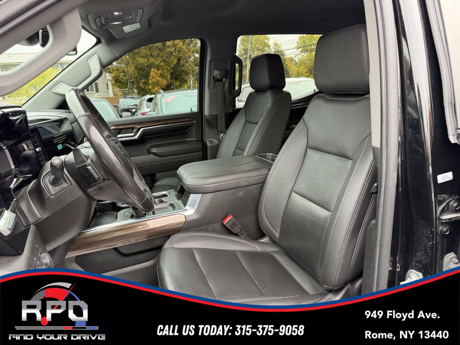Used 2023 Chevrolet Silverado 1500 RST w/ Redline Edition AWD/4WD image 13