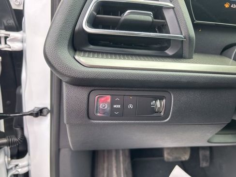 New 2026 Chevrolet Traverse LT w/ Sun and Wheel Package FWD image 18