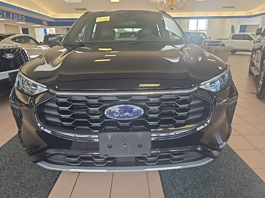 Used 2023 Ford Escape ST-Line w/ Tech Pack #1 AWD/4WD image 10