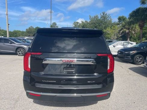 Used 2022 GMC Yukon XL SLT w/ SLT Luxury Package RWD image 3