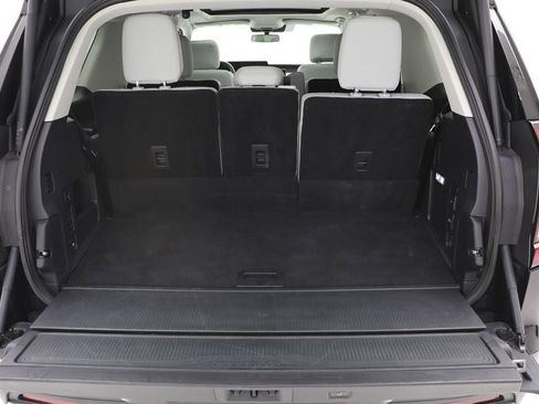 Used 2025 Ford Expedition Platinum image 28