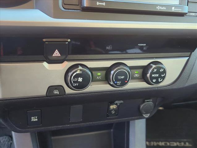 Used 2017 Toyota Tacoma SR5 w/ Tow Package RWD image 19