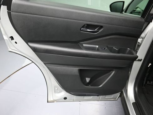 Certified 2024 Nissan Pathfinder SV FWD image 21