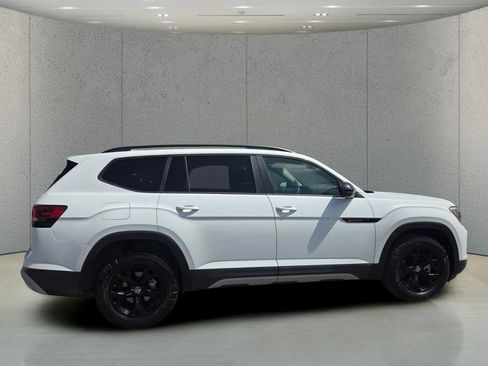 Used 2024 Volkswagen Atlas Peak Edition SE AWD/4WD image 6