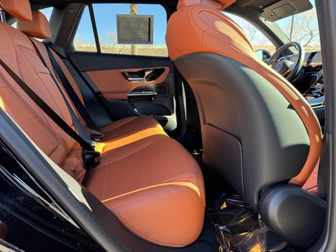 Certified 2025 Mercedes-Benz GLC 300 image 23