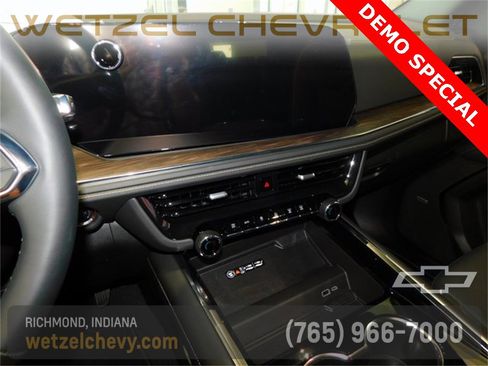 New 2025 Chevrolet Suburban Premier w/ Sun And Tow Package image 42