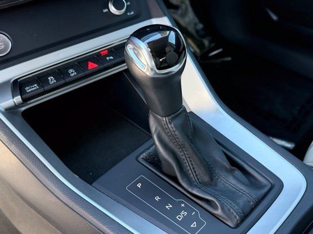 Used 2020 Audi Q3 2.0T Premium AWD/4WD image 14