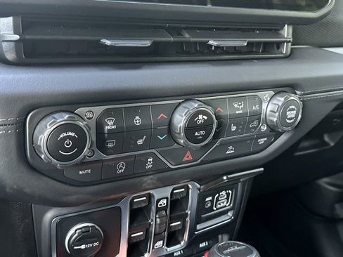 New 2025 Jeep Gladiator Mojave w/ Steel Bumper Group image 27