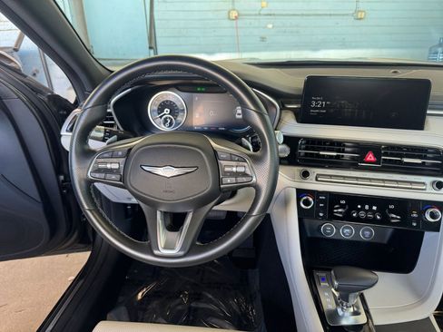 Used 2025 Genesis G70 2.5T image 34