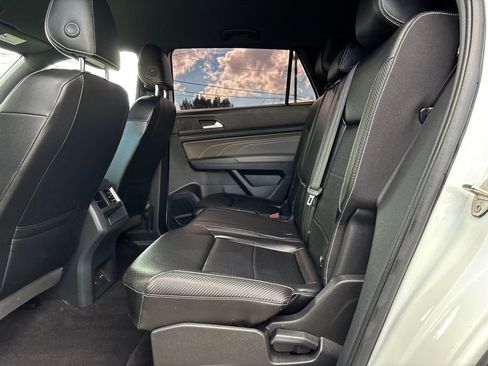 Used 2022 Volkswagen Atlas Cross Sport SE image 21