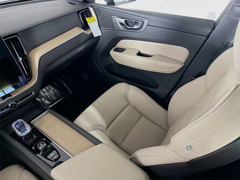 New 2026 Volvo XC60 B5 Plus w/ Protection Package Premier image 24