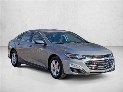 Used 2023 Chevrolet Malibu LT image 3