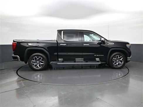 Certified 2022 GMC Sierra 1500 SLT w/ SLT Premium Plus Package image 4