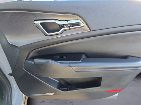 Used 2024 Kia Sportage SX image 16
