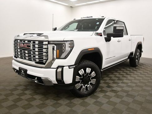 Used 2024 GMC Sierra 2500 Denali w/ Denali Reserve Package image 2