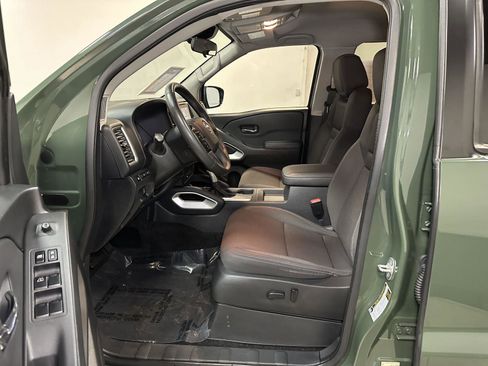 Used 2022 Nissan Frontier SV AWD/4WD image 22