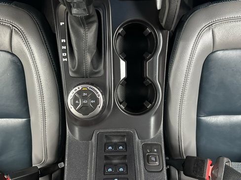 Used 2024 Ford Bronco Outer Banks image 25