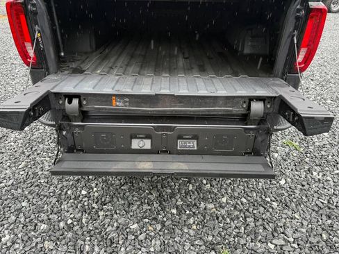 Used 2024 GMC Sierra 1500 AT4 w/ Technology Package AWD/4WD image 8