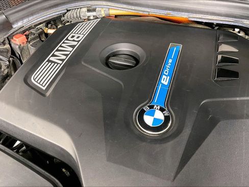 Used 2019 BMW 530e 530e iPerformance image 32