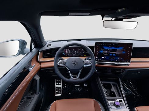 New 2026 Volkswagen Tiguan SEL R-Line image 18