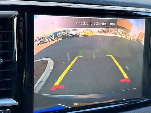 Used 2024 Chrysler Pacifica Touring-L image 21