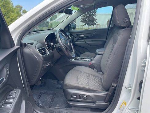 Used 2020 Chevrolet Equinox LT image 13