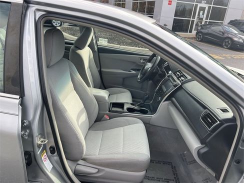 Used 2017 Toyota Camry LE image 25