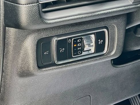 Used 2024 Lincoln Corsair FWD image 19