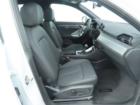 Used 2025 Audi Q3 2.0T Premium w/ Convenience Package image 21