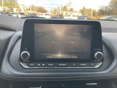 Used 2021 Nissan Rogue S image 17