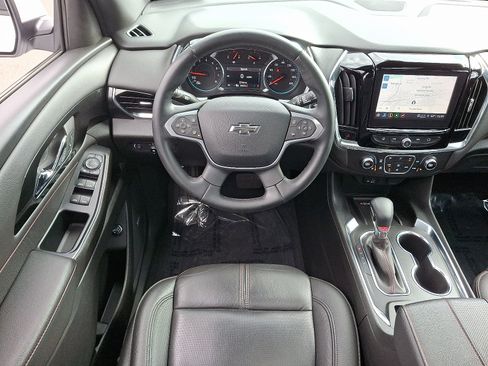 Certified 2023 Chevrolet Traverse RS image 12