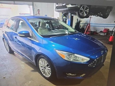 Used 2018 Ford Focus Titanium FWD image 3