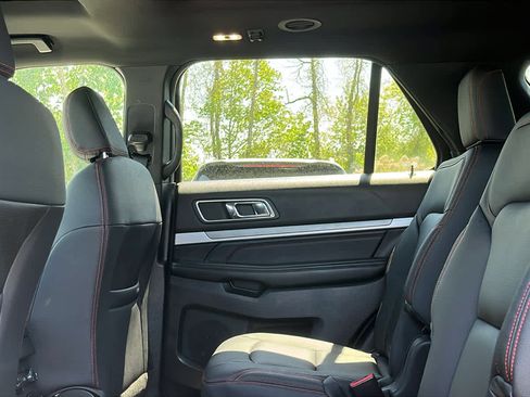 Used 2018 Ford Explorer Sport w/ Equipment Group 401A AWD/4WD image 26