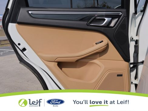 Used 2018 Porsche Macan image 27