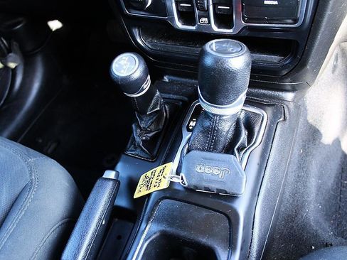 Used 2019 Jeep Wrangler Unlimited Sport S AWD/4WD image 19