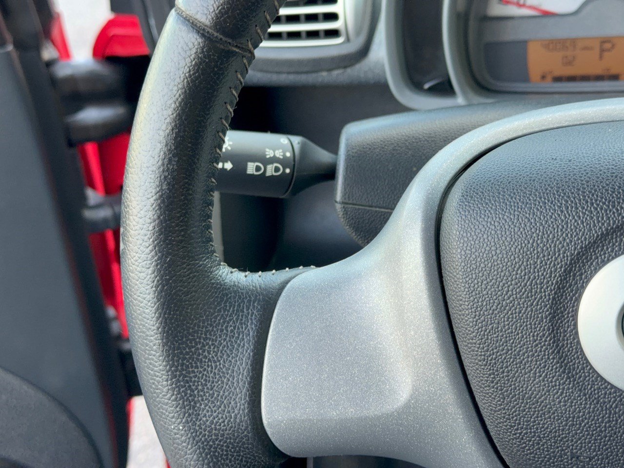 Used 2009 smart fortwo passion RWD image 18