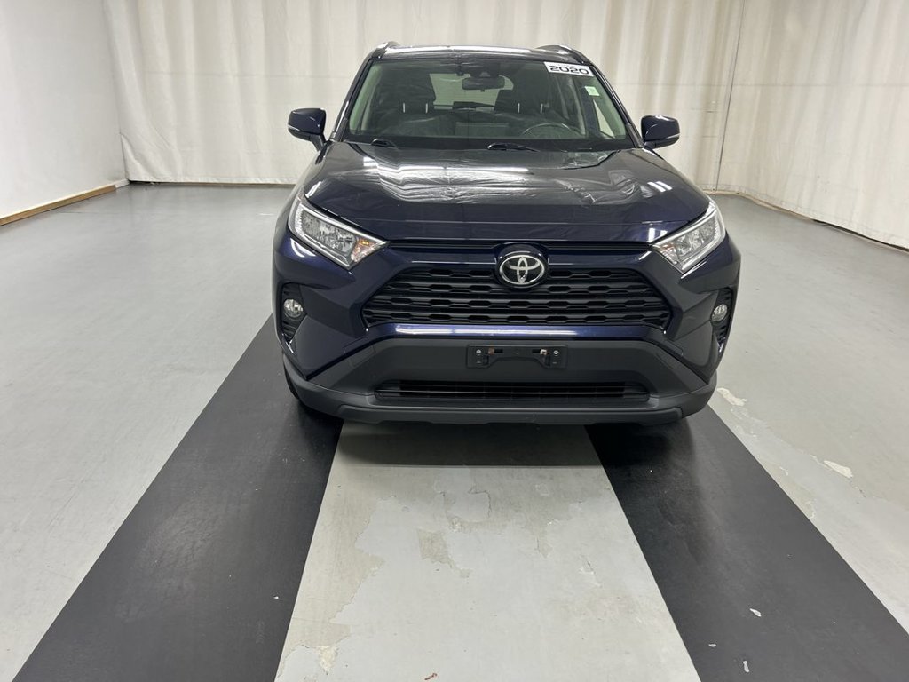 Used 2020 Toyota RAV4 XLE w/ Convenience Package AWD/4WD image 3