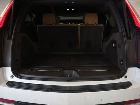 Used 2022 Cadillac Escalade ESV Premium Luxury image 14