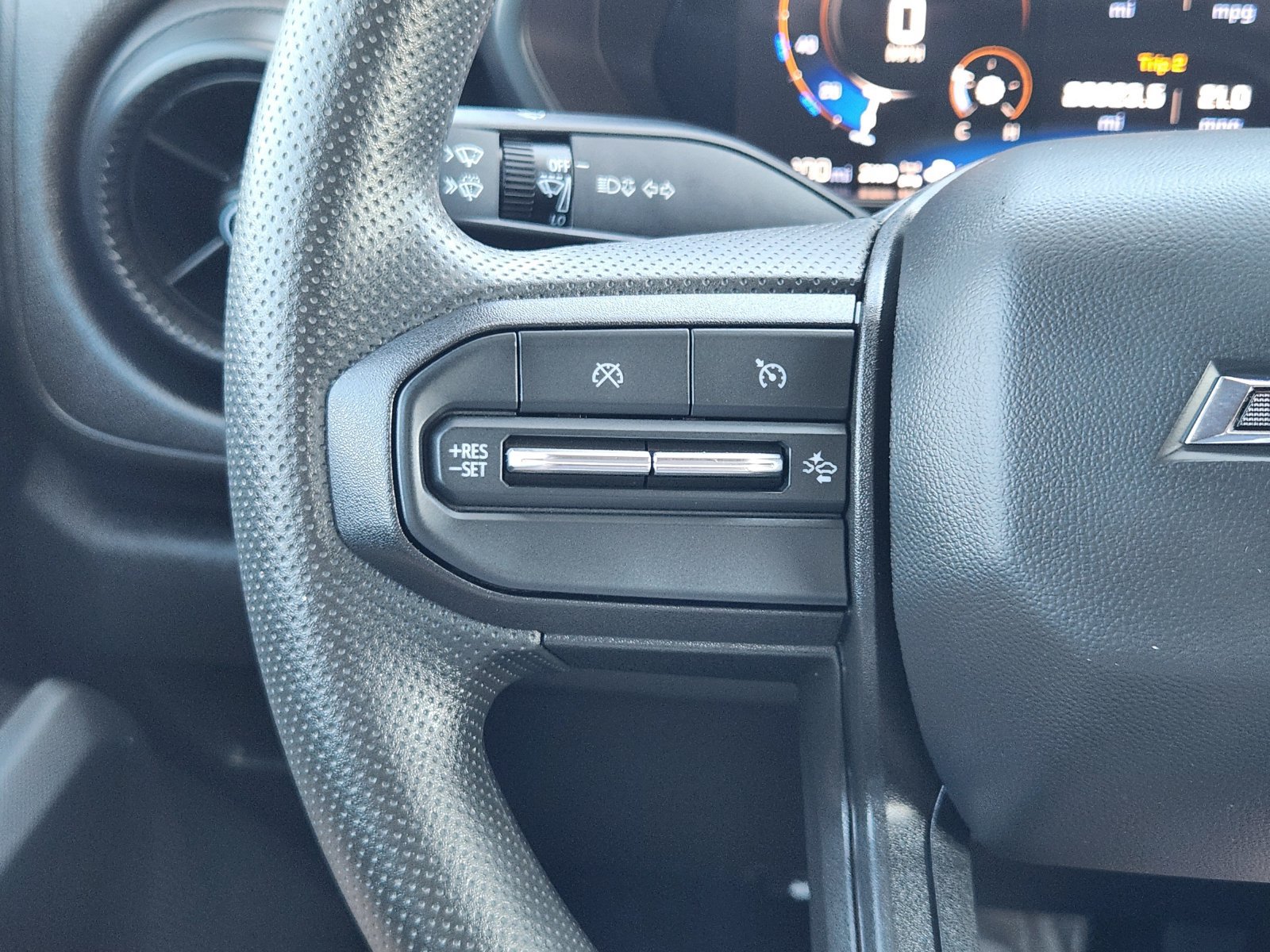 Certified 2024 Chevrolet Colorado Trail Boss w/ Technology Package AWD/4WD image 33